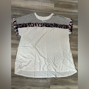 Celeste NWT size 2XL white, gray with trim and colored dividing stripe